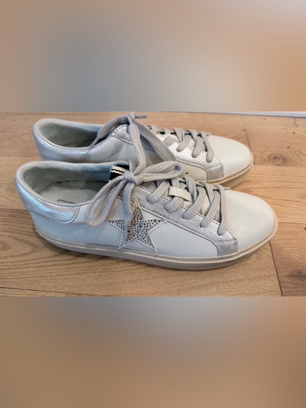 Shu Shop White Leather Rhinestone Star Sneakers Women’s Size 11